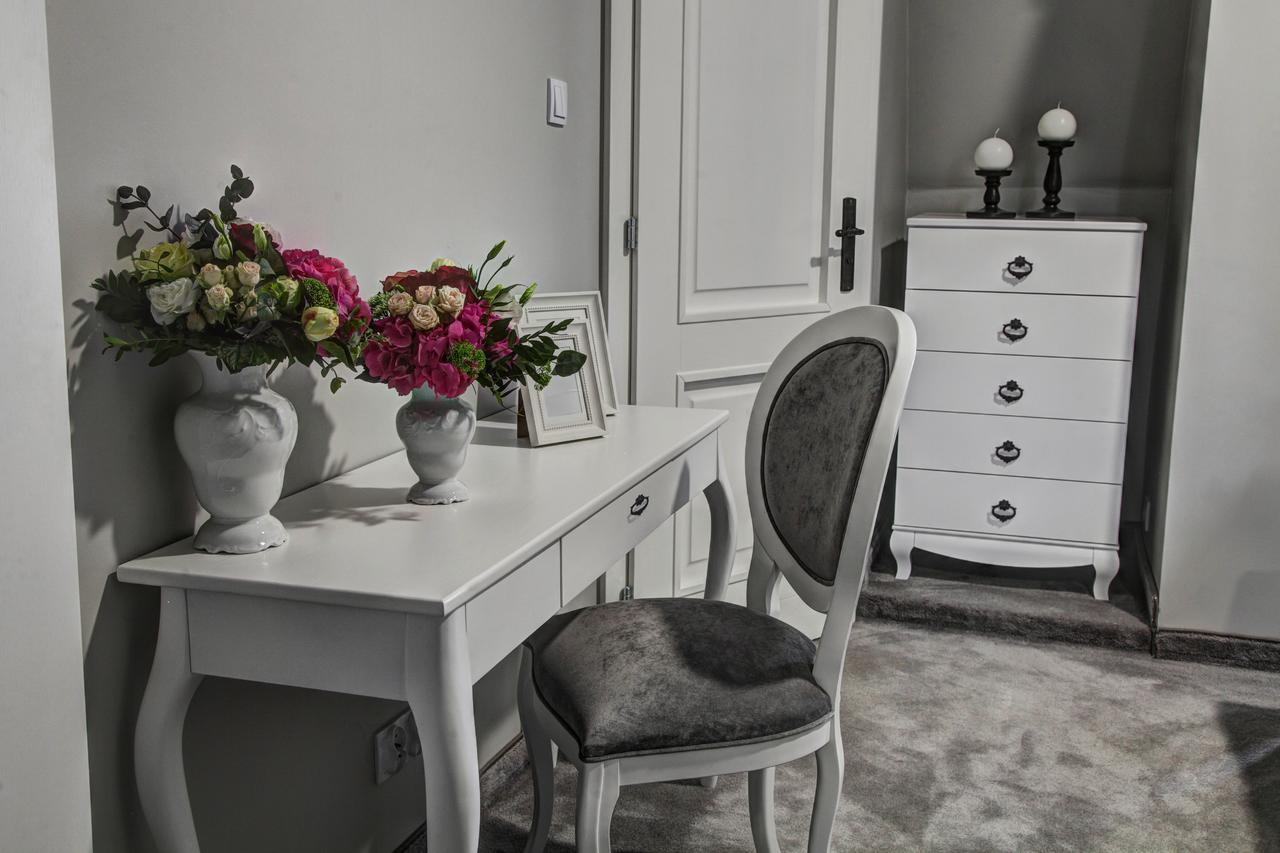 Palac W Badzowie Polkowice Exteriör bild